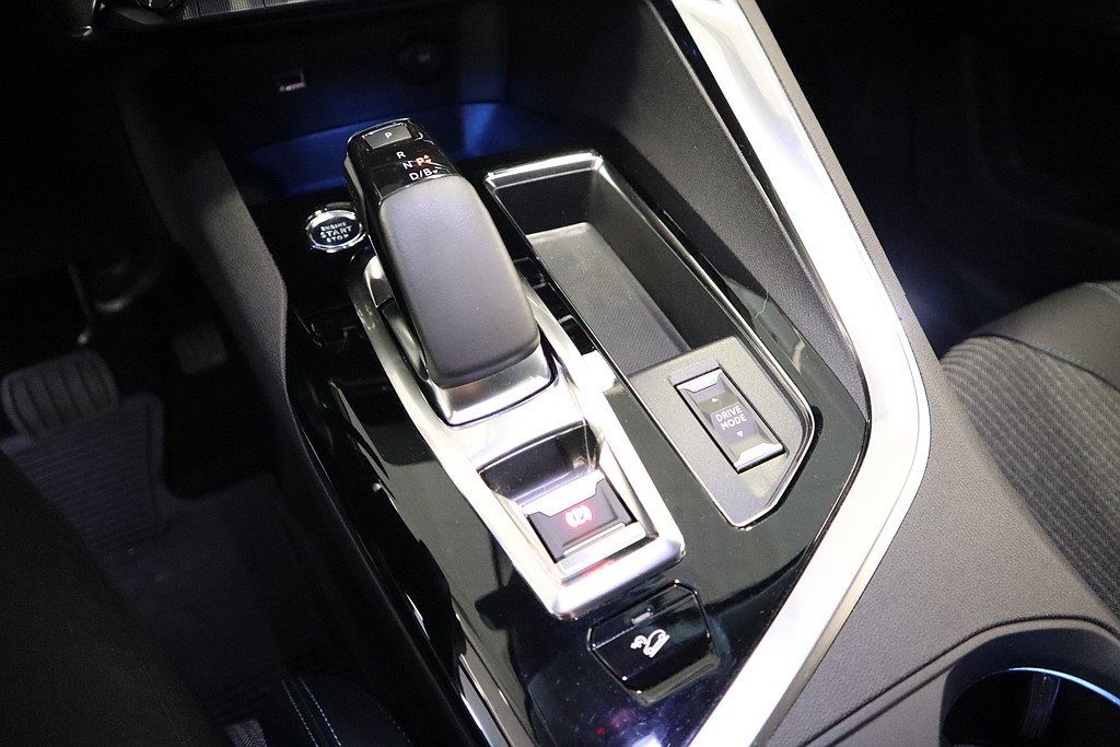 Bild på Allure pack Plug-in Hybrid 300hk AWD - Carplay