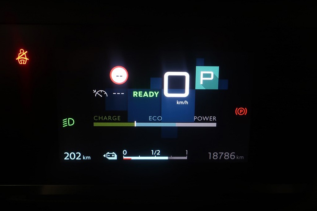 Bild på Feel+ 50 kWh 136hk - CARPLAY