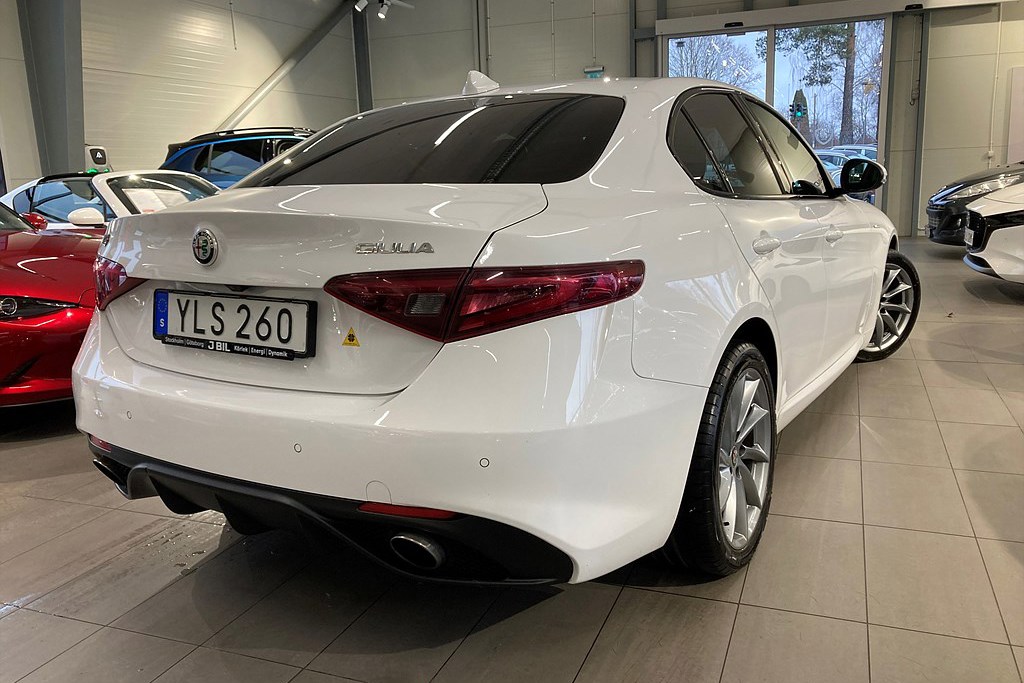 Bild på Veloce 2.0 Turbo 16v Q4 280hk Aut 4WD - BACKKAMERA