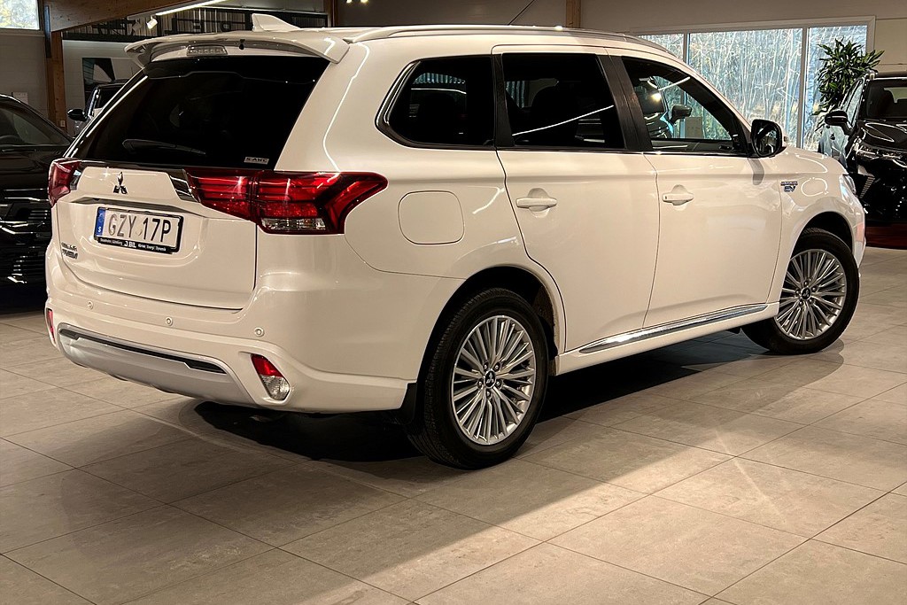 Bild på Business X 2.4 Plug-in Hybrid 136hk Aut AWD - P-VÄRMARE, 360-KAMERA