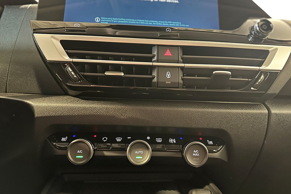 Bild på Feel+ 50 kWh 136hk - CARPLAY