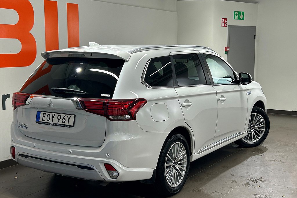 Bild på Business 2.4 Plug-in Hybrid 136hk Aut AWD - 360-KAMERA