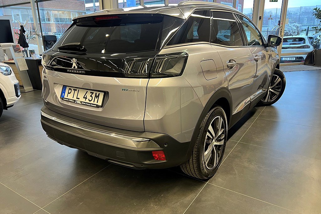 Bild på Allure HYBRID4 1.6 + 13.2 kWh 300hk Aut AWD - B-KAMERA, CARPLAY