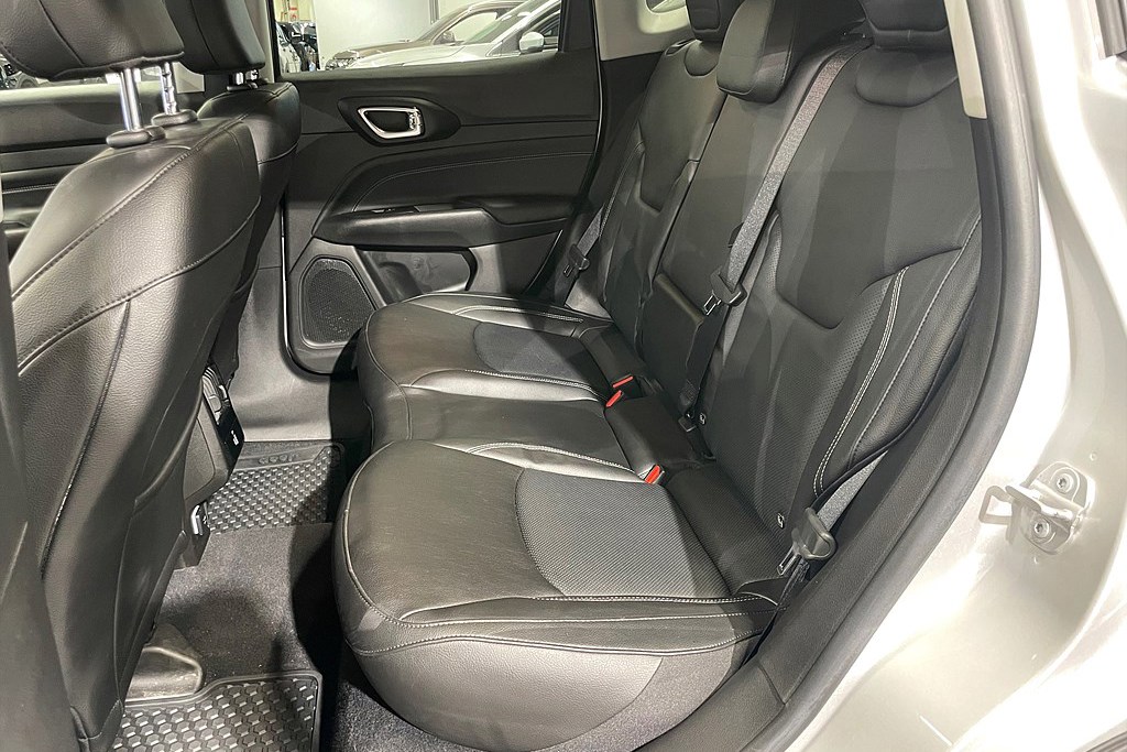 Bild på PHEV S 1.3 T4 240hk 4xe Aut 4WD - SKINN, NAV, B-KAMERA