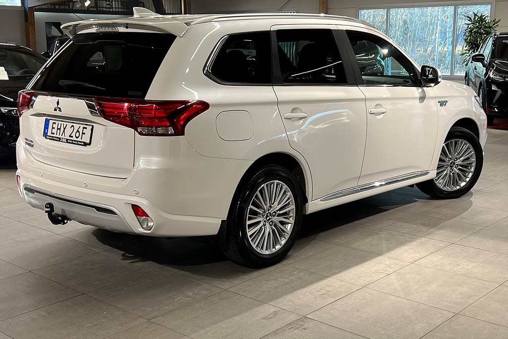 Bild på Business X 2.4 PHEV 136hk Aut AWD - DRAG, P-VÄRMARE