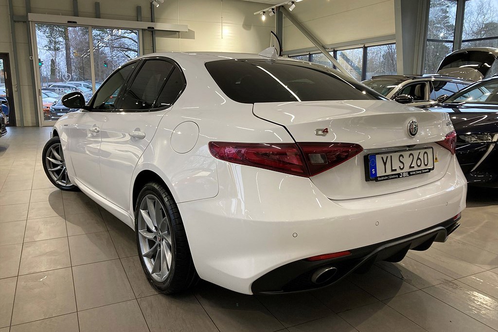 Bild på Veloce 2.0 Turbo 16v Q4 280hk Aut 4WD - BACKKAMERA