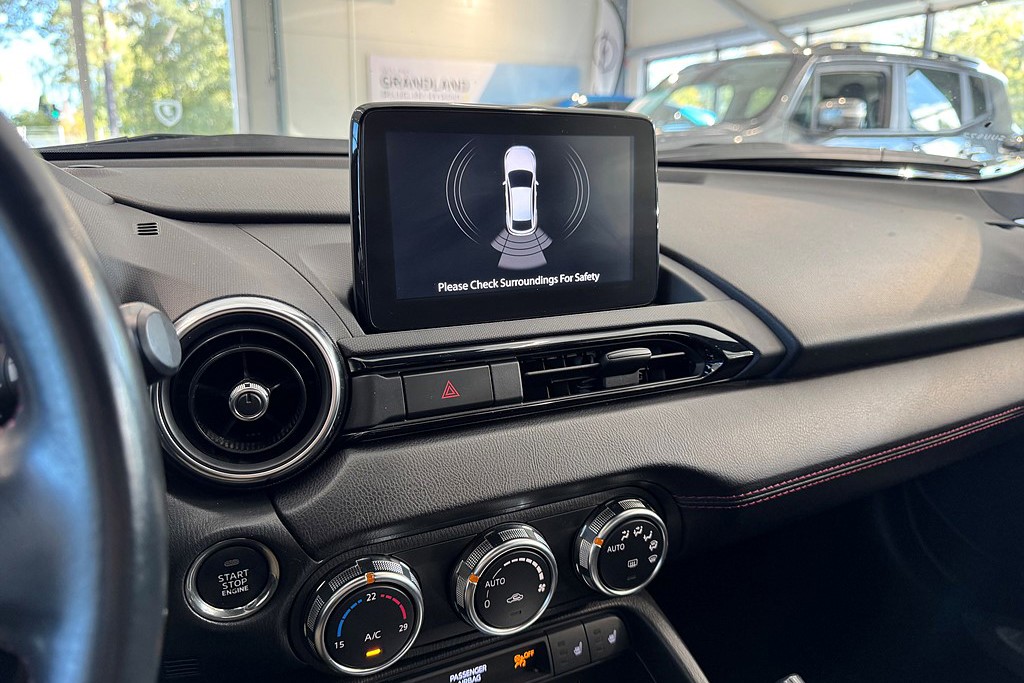 Bild på RF 2.0 184hk SKYACTIV-G Man - NAVI, KEYLESS